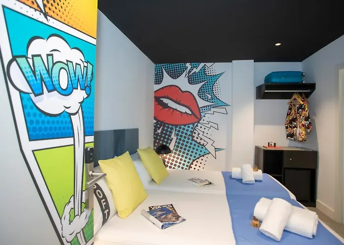 Hotel Casual Pop Art 3*