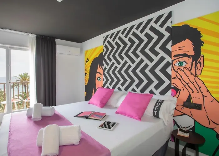 Hotel Casual Pop Art 3*